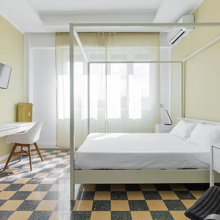 Carracci Luxury