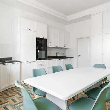 Carracci Luxury Apartment
