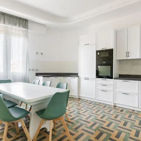 Carracci Luxury Apartment