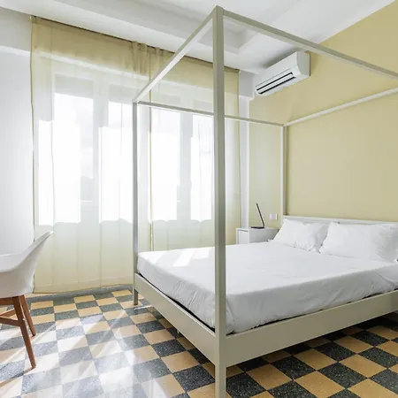 Carracci Luxury